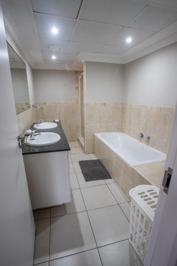 Stay At The Point - Triumphant Tropical Tranquility Durban Esterno foto